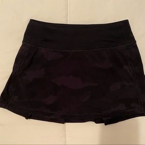 Lululemon Pace Rival Skirt Regular Sz 2 Black Camo